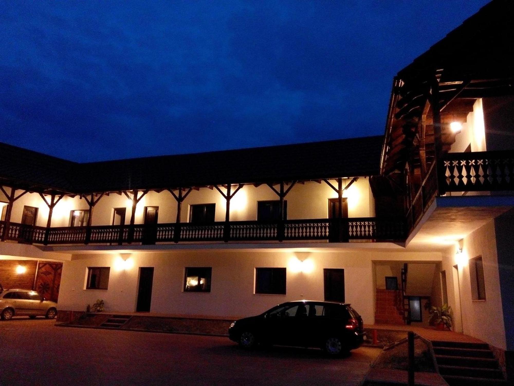 Pensiunea Alex Marga Exterior photo